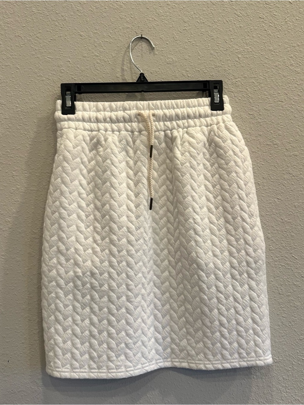 The Greii White Quilted Textured Skirt Drawstring Size S